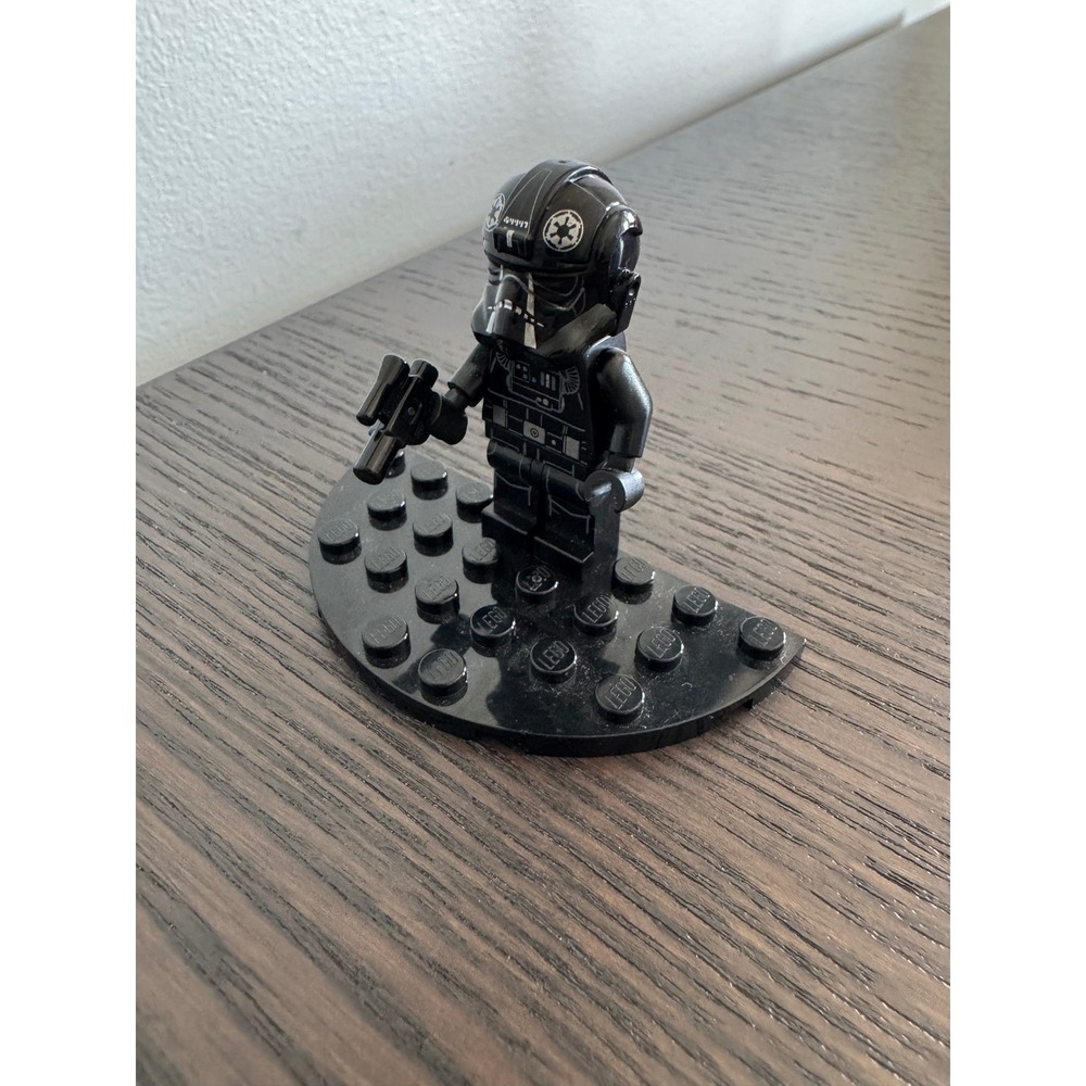 LEGO Star Wars TIE Pilot Minifigure Blaster Black Silver Flight Suit‎ Trooper